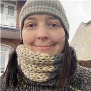 I’m an experienced textile tutor specializing in weaving, design, and craft for A-level, degree students, and adult learners.